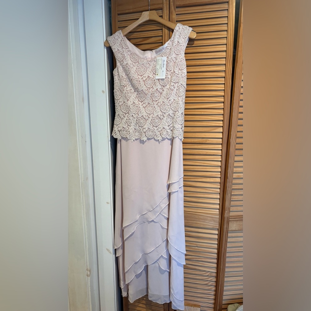 Sleeveless Lace Bodice Asymmetrical Hem Dress in Blush Pink
